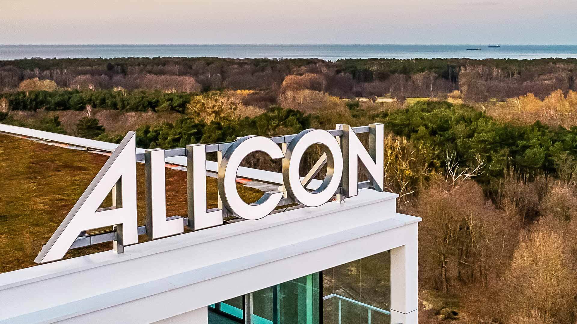 allcon-liters-grand-format-3d-avec-lumières-plexi-sur-le-toit-building